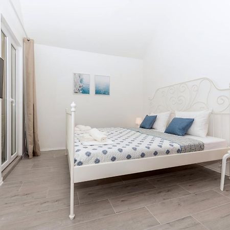 Vista Mare Apartment - 3 Bedroom, Sea View มาคาร์สกา ภายนอก รูปภาพ