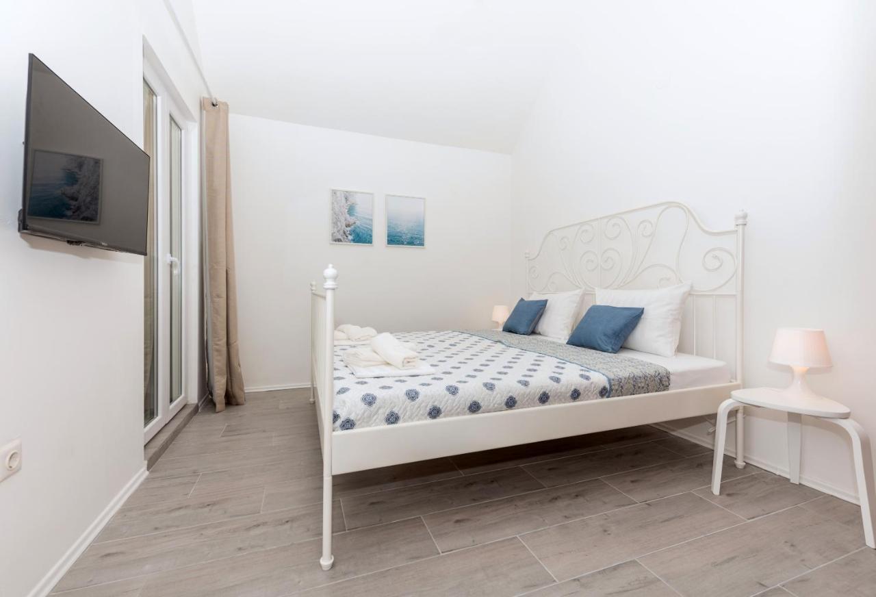 Vista Mare Apartment - 3 Bedroom, Sea View มาคาร์สกา ภายนอก รูปภาพ
