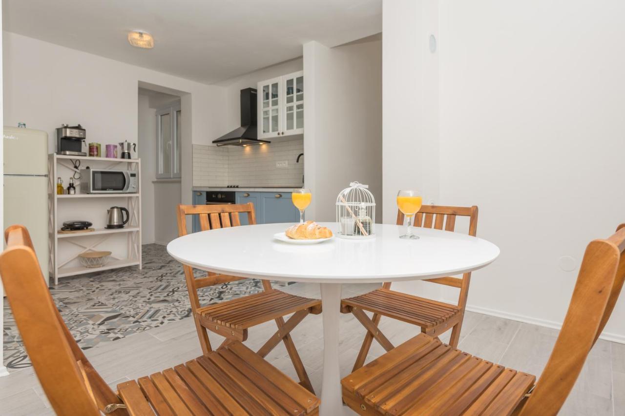 Vista Mare Apartment - 3 Bedroom, Sea View มาคาร์สกา ภายนอก รูปภาพ